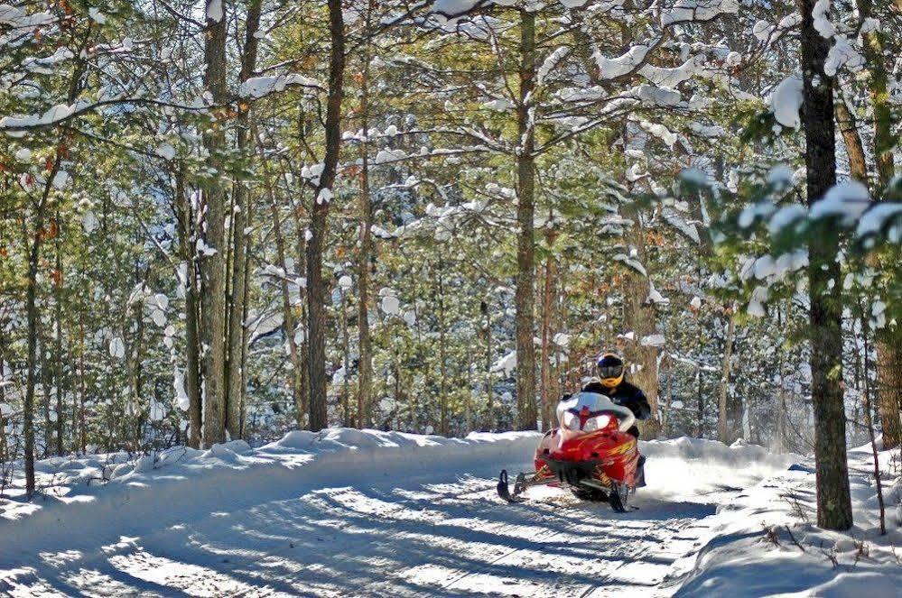 Lake Forest Resort Eagle River Eksteriør billede